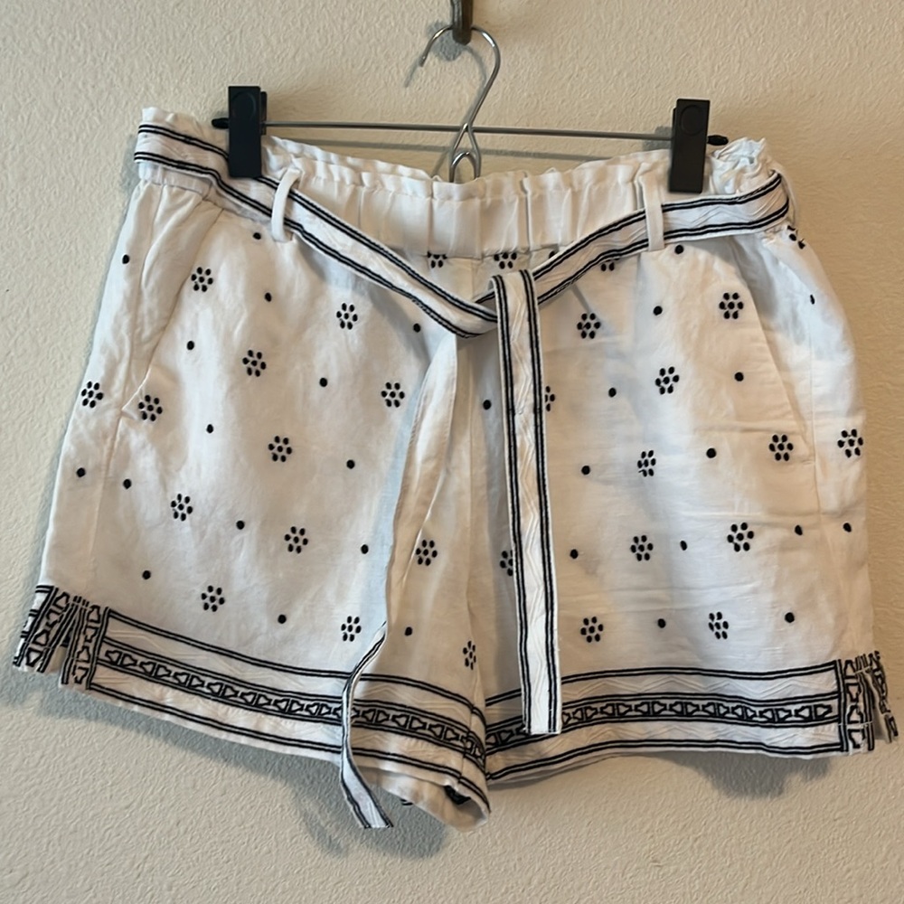 LOFT NWT Embroidered Shorts